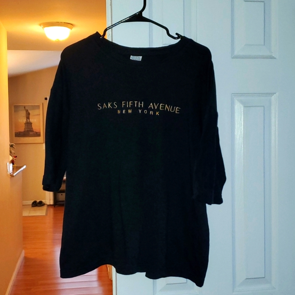 🛍Heavy Weight Saks 5th Ave Tee 🛍